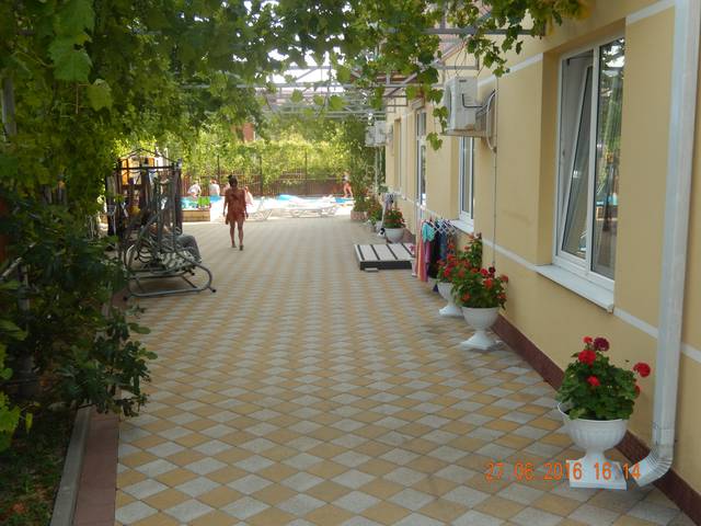 "Радуга" гостиница в Кабардинке